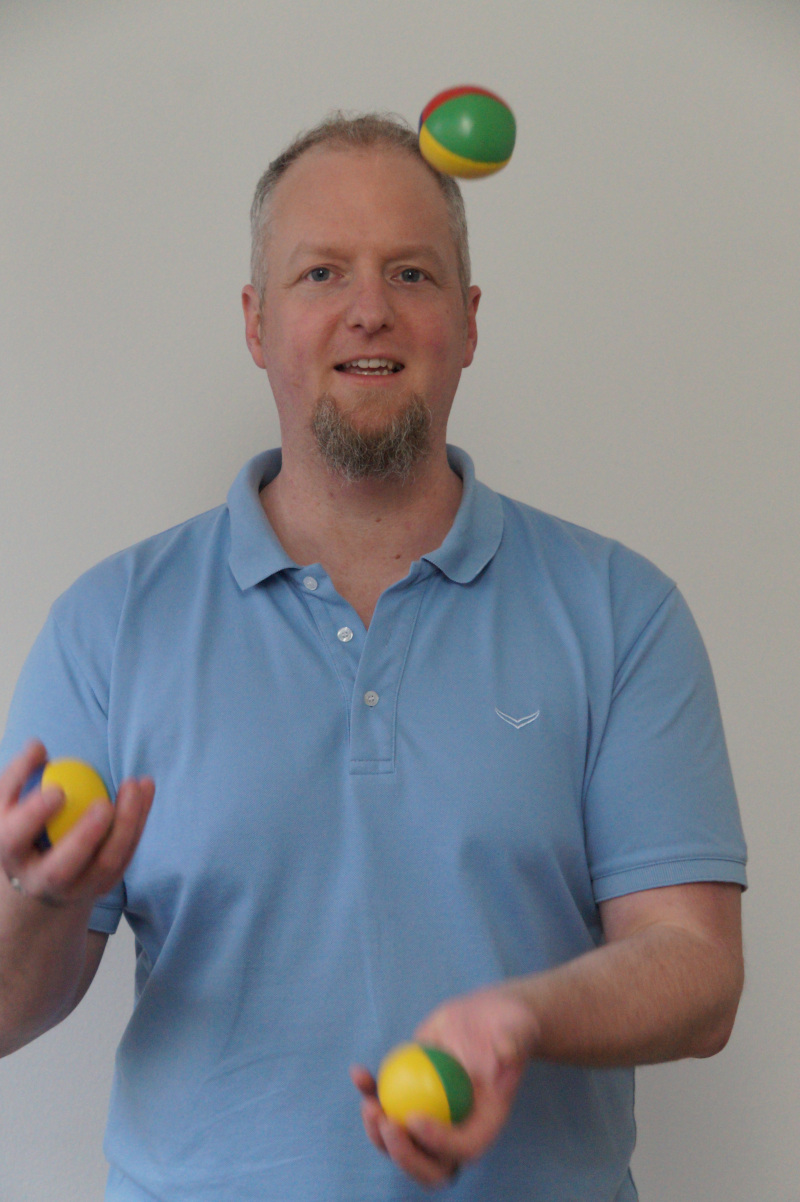 Ralph Kurz beim Jonglieren